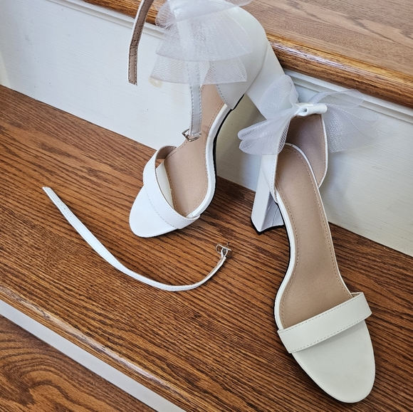 Women shoes with Bow: Color: white Size 40 (9) - Picture 12 of 13